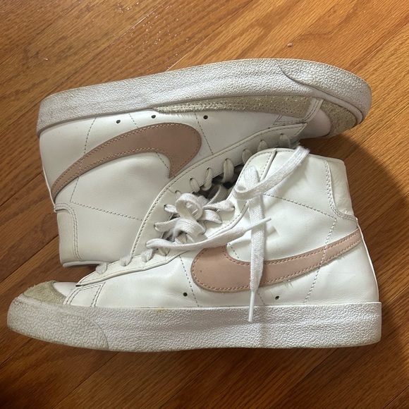 Nike Blazers Blush Pink - Picture 2 of 4